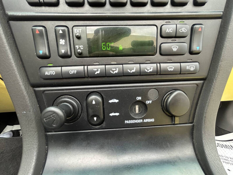 2002 Ford Thunderbird Deluxe