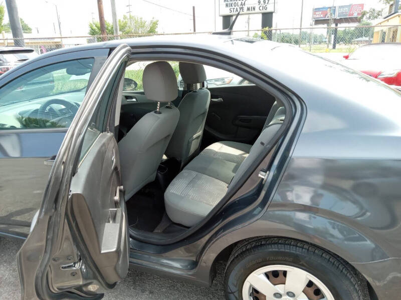 2013 Chevrolet Sonic LS Auto