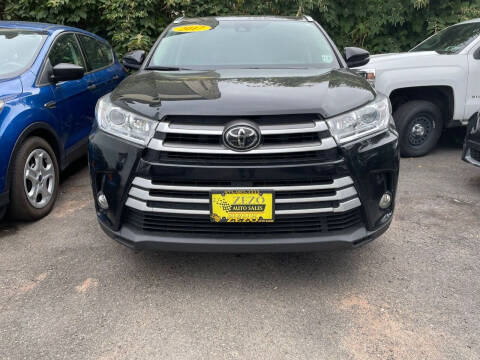 2018 Toyota Highlander for sale at Buy Here Pay Here Auto Sales in Newark NJ