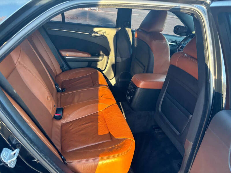 2014 Chrysler 300 SRT8