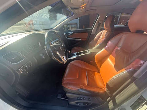 2015 Volvo S60 T6 Drive-E Platinum