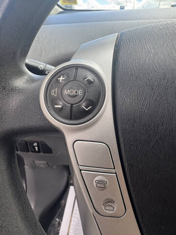 2012 Toyota Prius v Two