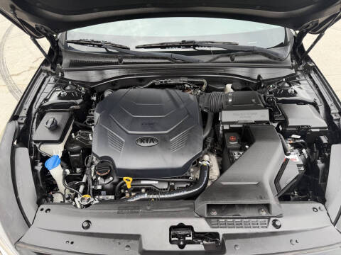 2017 Kia Cadenza Technology