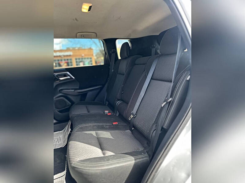 2022 Mitsubishi Outlander ES