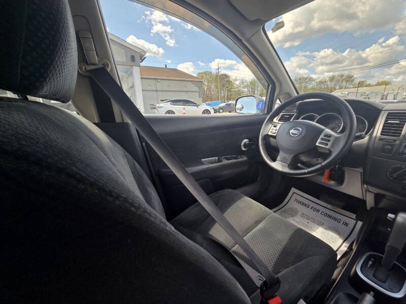 2012 Nissan Versa 1.8 SL