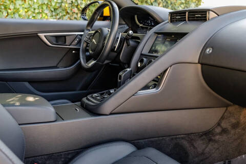 2021 Jaguar F-TYPE P300