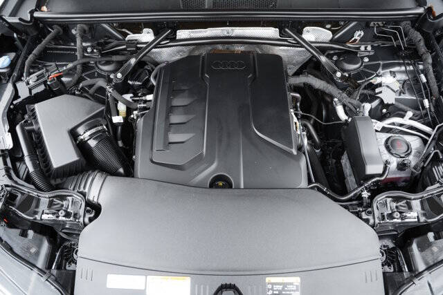 2025 Audi Q5 quattro Premium Plus TFSI