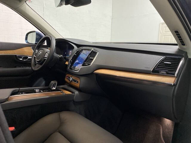 2025 Volvo XC90 B6 Plus Bright Theme 7P