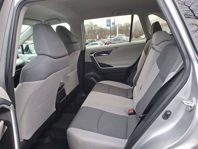 2022 Toyota RAV4 XLE