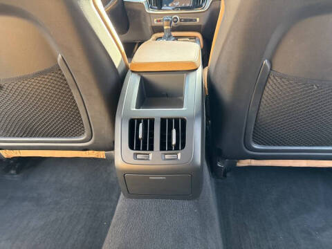 2018 Volvo S90 T5 Momentum