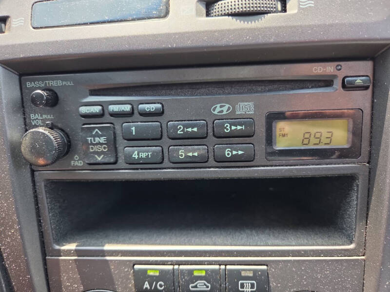2004 Hyundai Elantra GLS