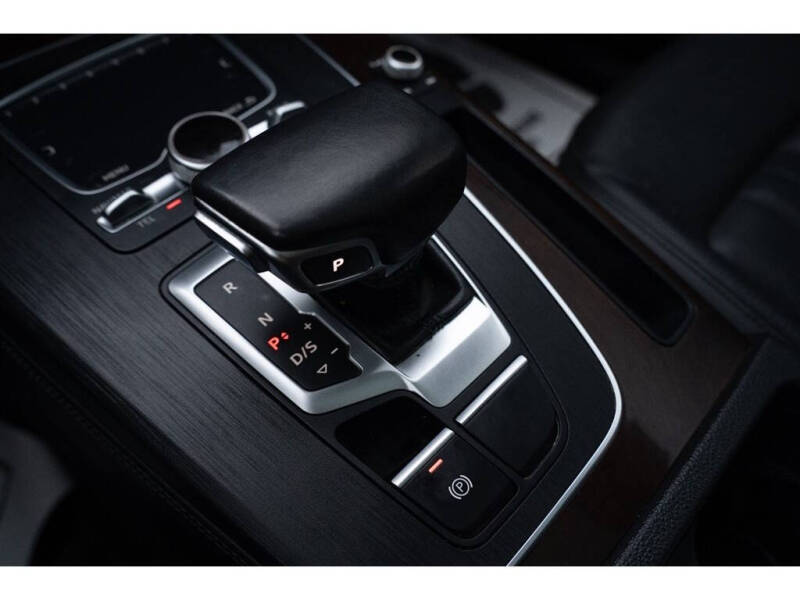 2020 Audi Q5 quattro Premium Plus 45 TFSI