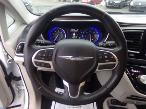 2017 Chrysler Pacifica Touring Plus