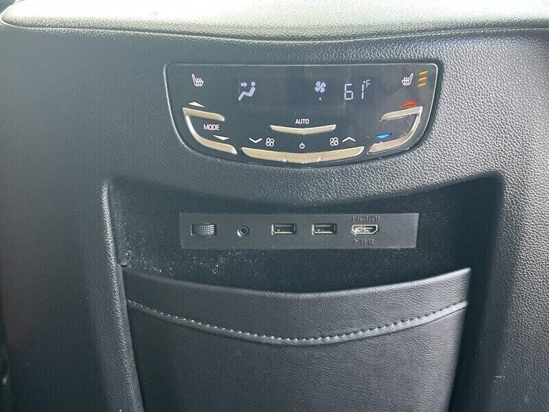 2017 Cadillac Escalade Luxury