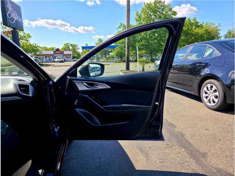 2017 Mazda MAZDA3 Sport