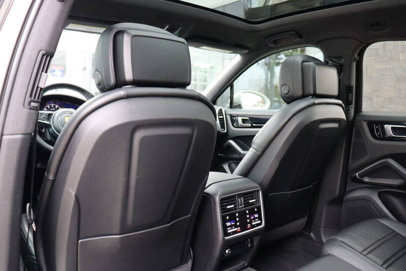 2021 Porsche Cayenne Coupe