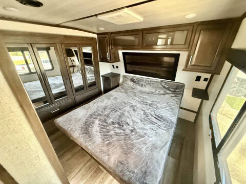 2022 Dutchmen Voltage