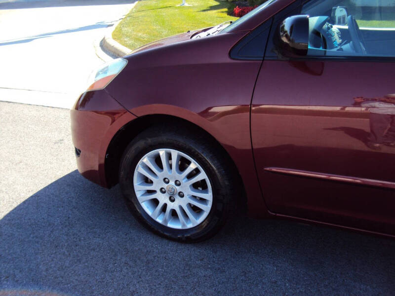 2008 Toyota Sienna LE photo 6