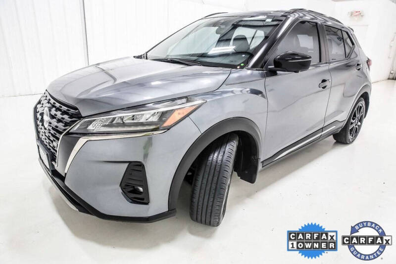 2022 Nissan Kicks SR