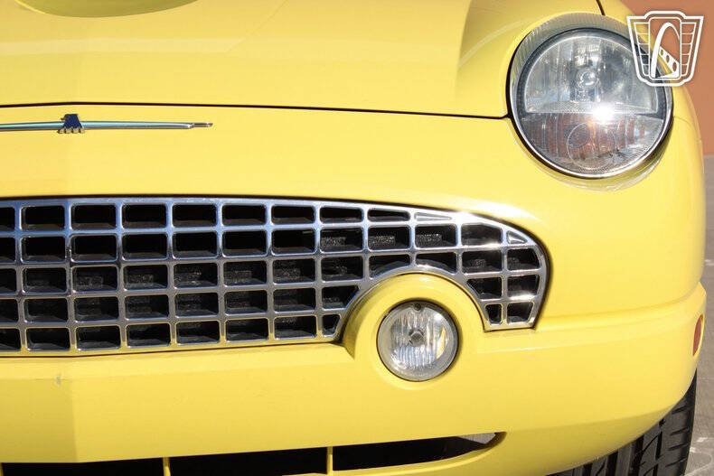 2004 Ford Thunderbird Deluxe