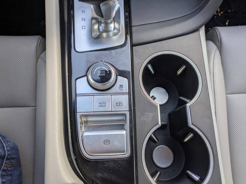 2023 Genesis G70
