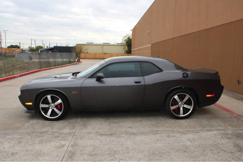 2013 Dodge Challenger SRT8 photo 5