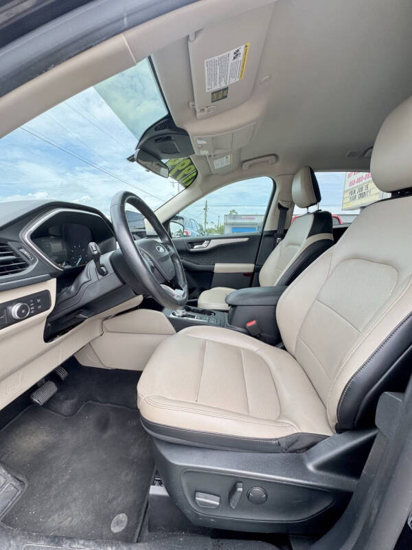 2020 Ford Escape SEL