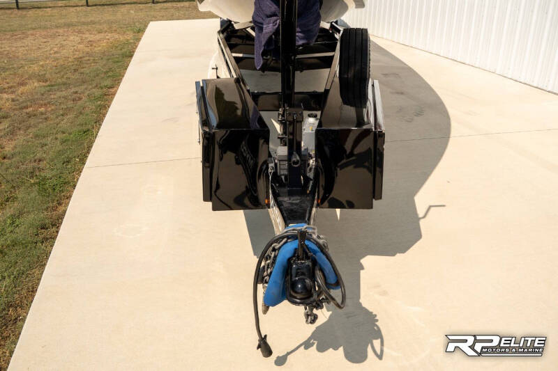 2019 Outerlimits SV43