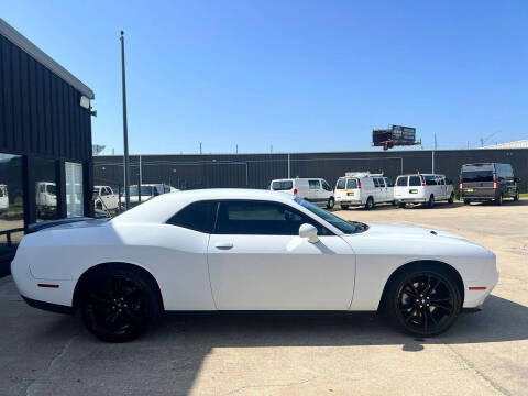 2018 Dodge Challenger SXT Plus