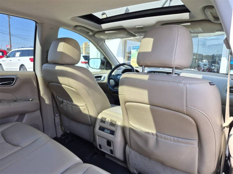 2017 Nissan Pathfinder Platinum