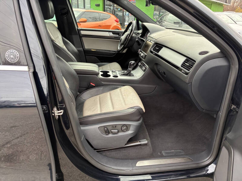 2017 Volkswagen Touareg V6 Wolfsburg