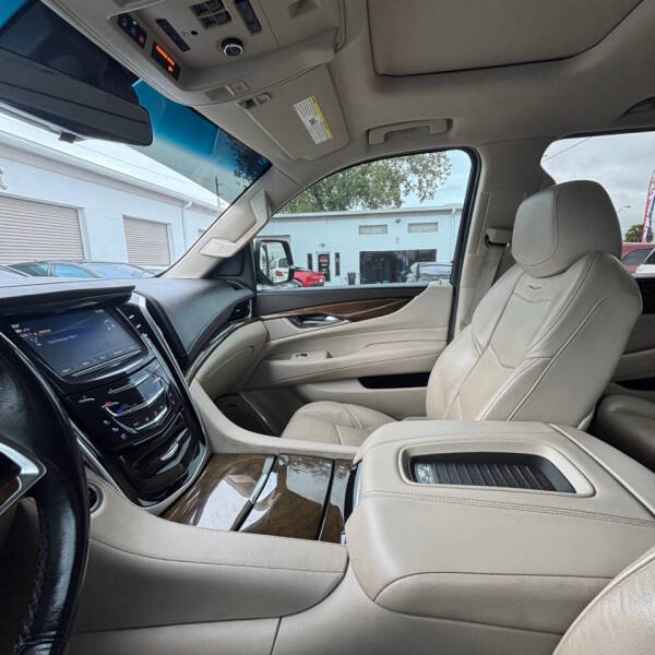 2019 Cadillac Escalade ESV Luxury