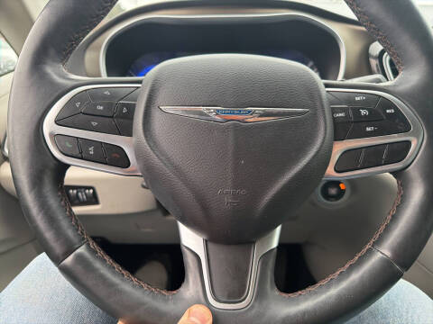 2017 Chrysler Pacifica Touring-L Plus