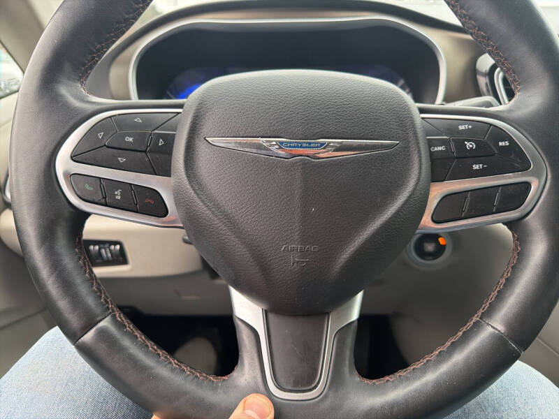 2017 Chrysler Pacifica Touring-L Plus