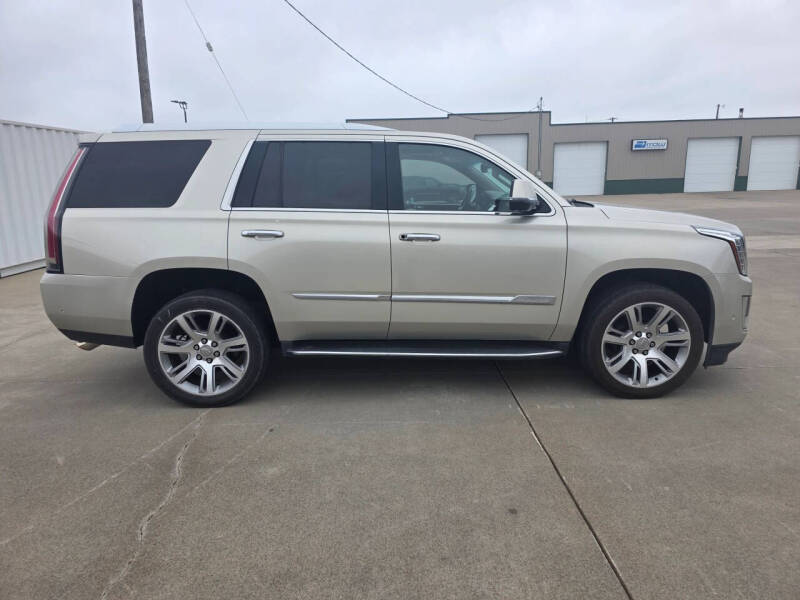 2017 Cadillac Escalade Luxury