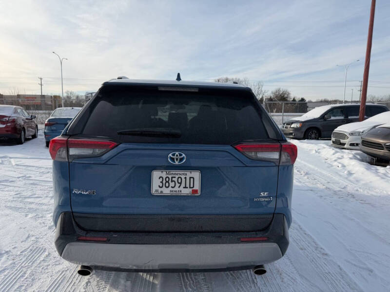 2022 Toyota RAV4 Hybrid SE