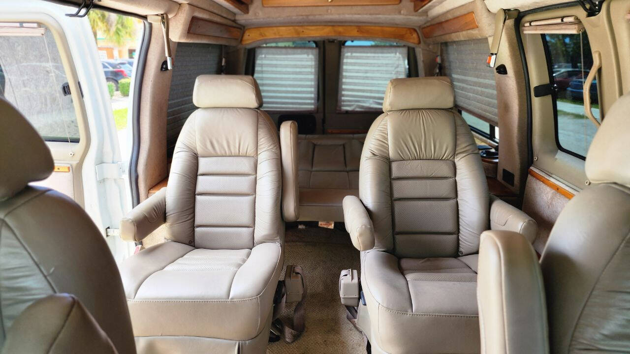 2003 CHEVROLET Express Van - $12,900