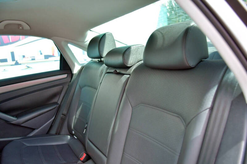 2014 Volkswagen Passat 1.8T SE