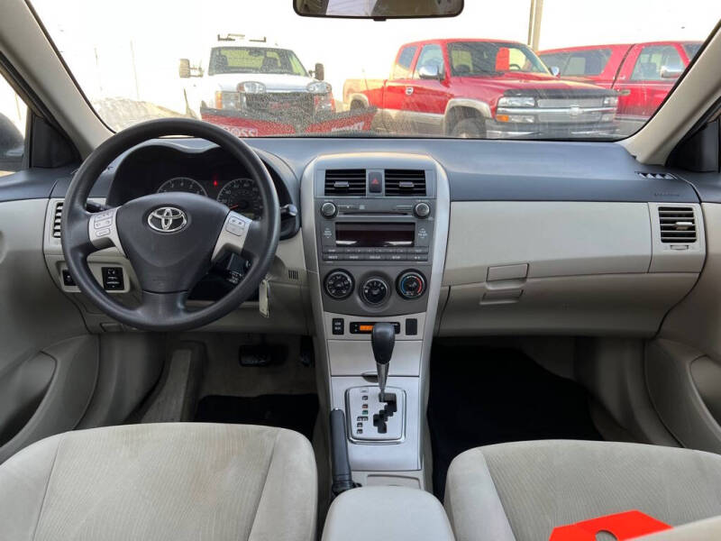 2011 Toyota Corolla LE