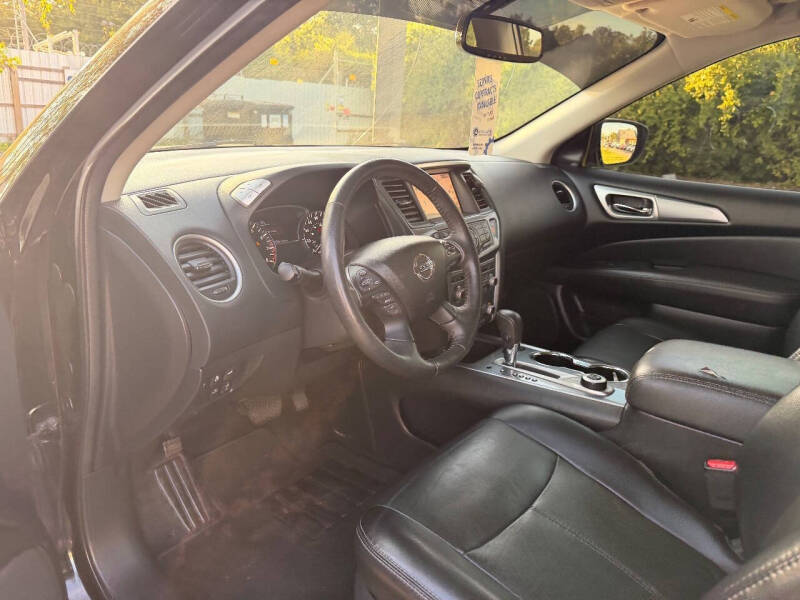 2020 Nissan Pathfinder SL