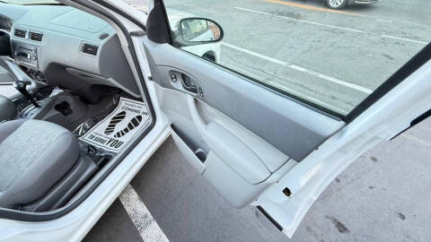 2005 Ford Focus ZX4 S