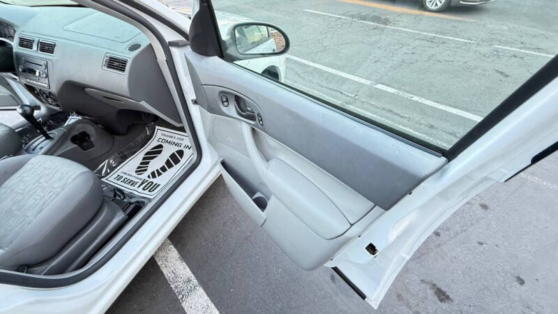 2005 Ford Focus ZX4 S