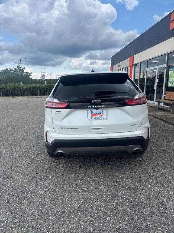 2022 Ford Edge Titanium