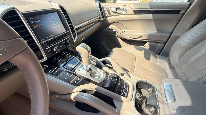 2011 Porsche Cayenne S Hybrid