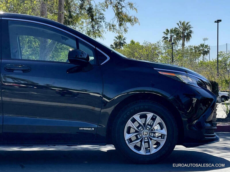 2021 Toyota Sienna LE 8-Passenger