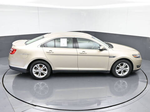 2017 Ford Taurus SEL