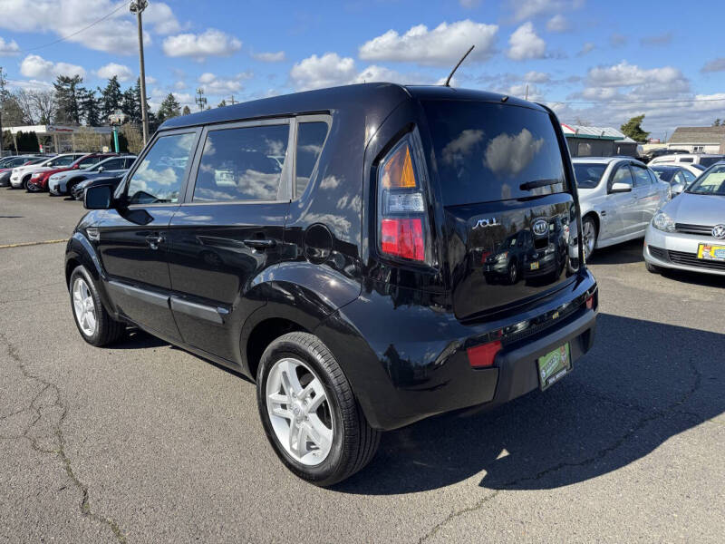 2011 Kia Soul +
