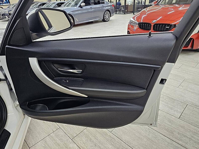 2015 BMW 3 Series 320i