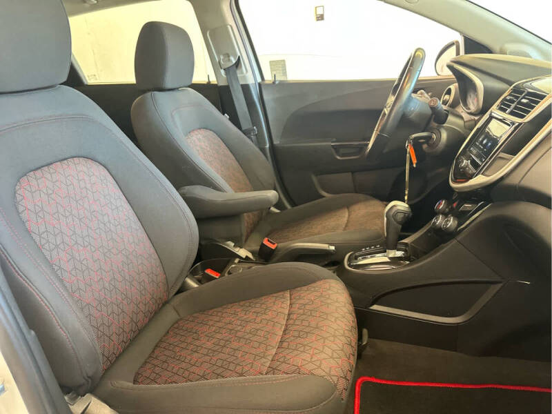 2019 Chevrolet Sonic LT Auto