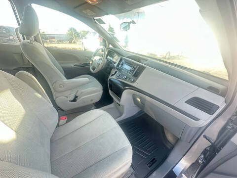 2013 Toyota Sienna L 7-Passenger